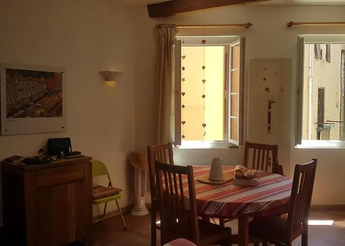 Appartement de charme à 50m de la plage de sable